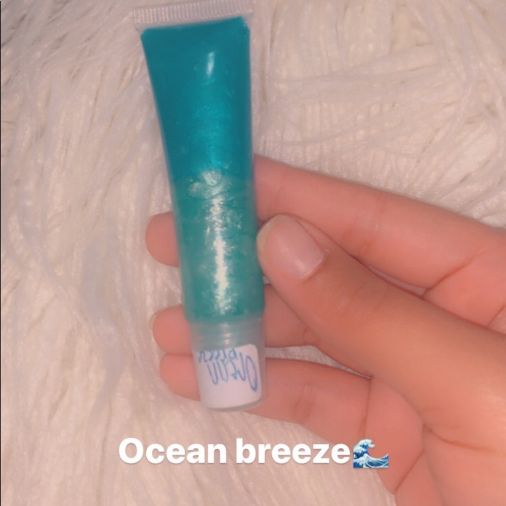 Ocean breeze🌊  lip gloss 🔥